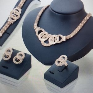 Beautiful Set of jewelries